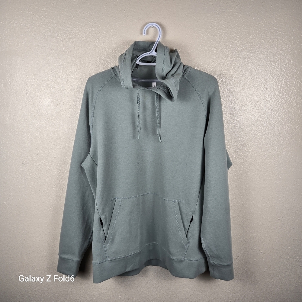 Ten Thousand Midweight Tech Pullover Hoodie  Men’s Large  Sage Green Performance